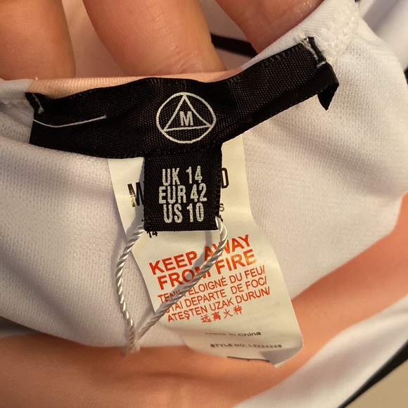 Missguided One-piece Swimsuit - Picture 4 of 4